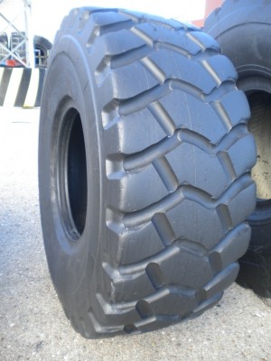 Pneu industriel - Mesure 23.5-25 XHM RETAILLADE