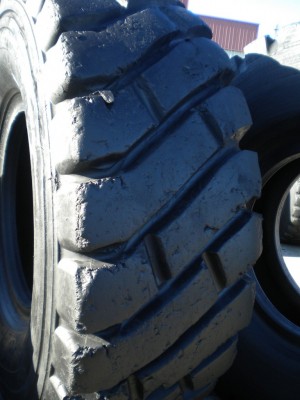 Pneu industriel - Mesure 24.00-35 QUARRY RETAILLADE