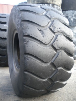 Industrial tire - Size 26.5-25 VSNT RECARVED