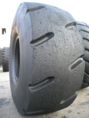 Industrial tire - Size 26.5-25 XMINE RETREADED