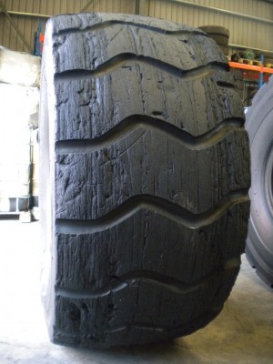 Industrial tire - Size 26.5-25 GYT RECARVED