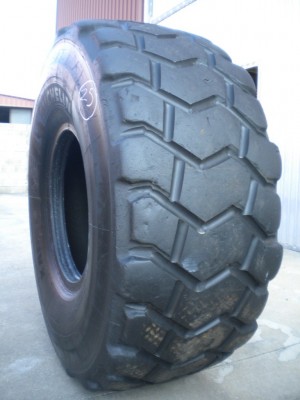 Industrial tire - Size 23.5-25 XADN RECARVED