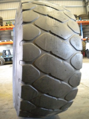 Industrial tire - Size 26.5-25 VSMT