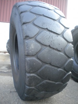 Industrial tire - Size 26.5-25 VSMT