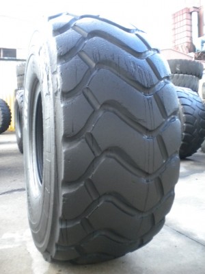 Industrial tire - Size 26.5-25 XHA2 RECARVED