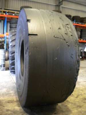 Industrial tire - Size 26.5-25 GYT RECARVED