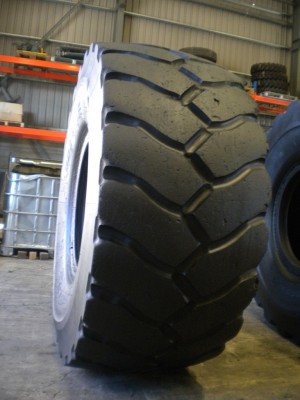 Industrial tire - Size 26.5-25 XLDD2 RECARVED