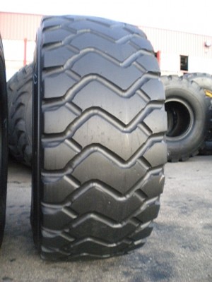 Industrial tire - Size 26.5-25 XHA RECARVED
