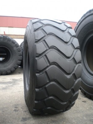 Industrial tire - Size 26.5-25 XHA2 RETREADED Y RECARVED