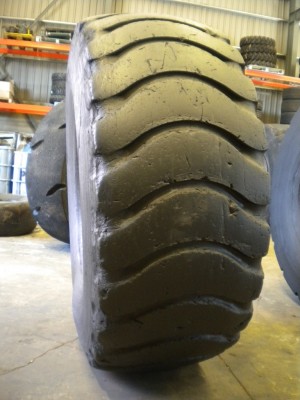 Industrial tire - Size 23.5-25 XRD1