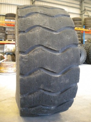 Industrial tire - Size 26.5-25 GYT RETREADED