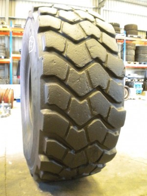 Industrial tire - Size 26.5-25 XADM RETREADED