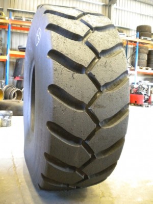 Industrial tire - Size 23.5-25 XLDT RETREADED
