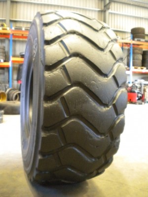 Industrial tire - Size 26.5-25 XHA2 RECARVED