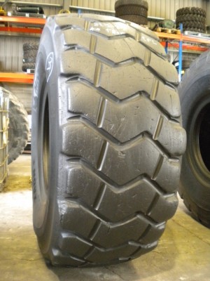 Industrial tire - Size 23.5-25 XADN RECARVED