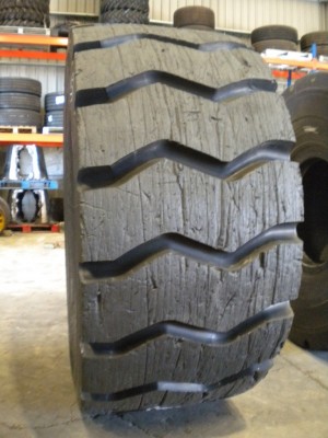 Industrial tire - Size 26.5-25 GYT RECARVED