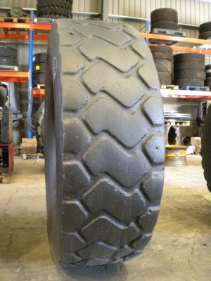 Pneu industriel - Mesure 18.00-25 XHM RECHAPES