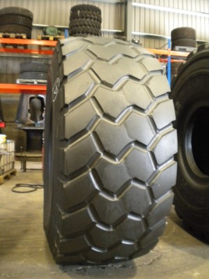 Industrial tire - Size 26.5-25 VJT RECARVED