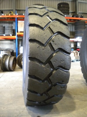 Pneu industriel - Mesure 18.00-25 VSCH RETAILLADE