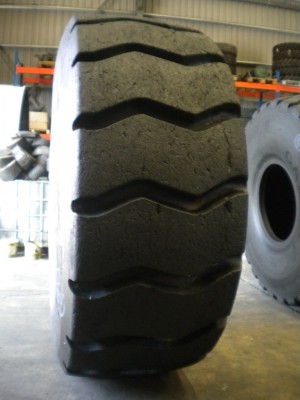 Industrial tire - Size 26.5-25 GYT RETREADED