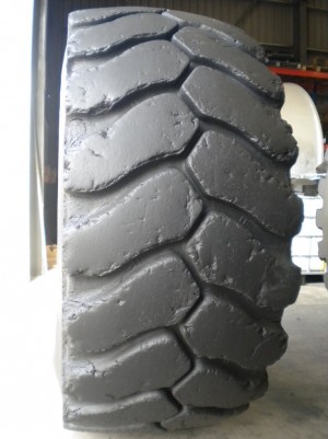 Industrial tire - Size 26.5-25 XLDD2