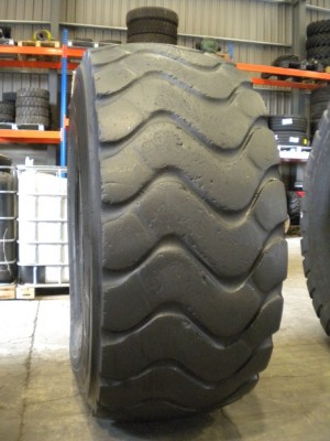 Industrial tire - Size 26.5-25 XHA2