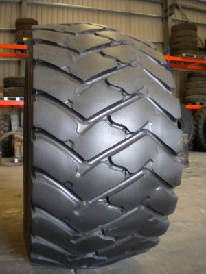 Pneu industriel - Mesure 775/65-29 VSTS RETAILLADE