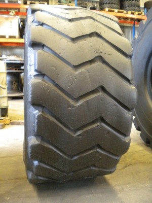 Pneu industriel - Mesure 650/65-25 XAD RETAILLADE