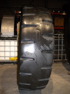 Pneu industriel - Mesure 16.00-25 MILITARY RETAILLADE