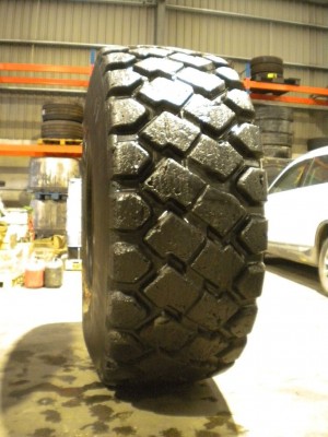 Industrial tire - Size 26.5-25 AL36