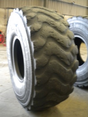 Industrial tire - Size 23.5-25 XHA2