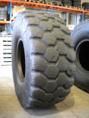 Industrial tire - Size 23.5-25 XTRA