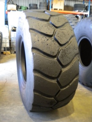 Industrial tire - Size 23.5-25 XLD