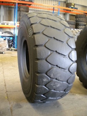 Industrial tire - Size 23.5-25 VSMT