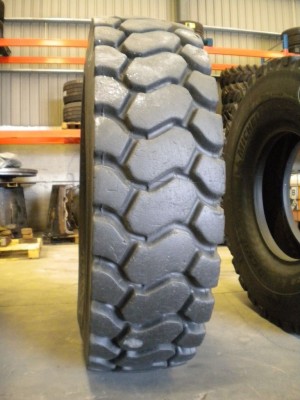 Pneu industriel - Mesure 18.00-33 RT4A