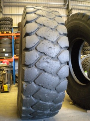 Neumático industrial - Medida 27.00-49 VSMTP