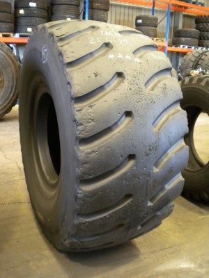 Industrial tire - Size 26.5-25 XTXL RECARVED