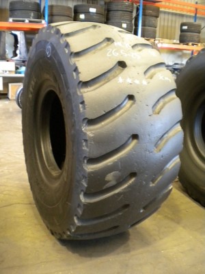 Industrial tire - Size 26.5-25 XTXL RECARVED