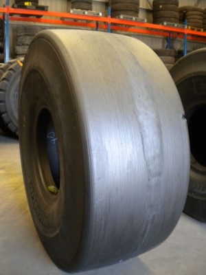 Industrial tire - Size 26.5-25 XSMD2+
