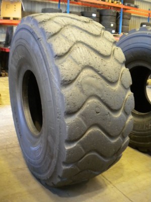 Industrial tire - Size 26.5-25 XHA2