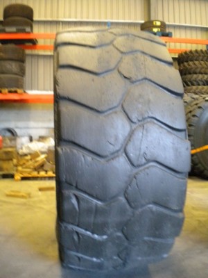 Neumático industrial - Medida 26.5-25 CB763