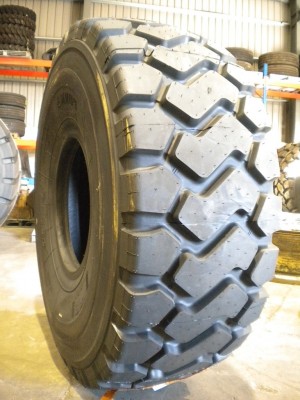 Pneu industriel - Mesure 29.5-25 ITR-EMR09 STOCK 2 UNITES 2.985,- EUROS/UNITE