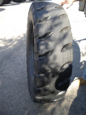Pneu industriel - Mesure 12.00-24 XMINE D-2 RETAILLADE